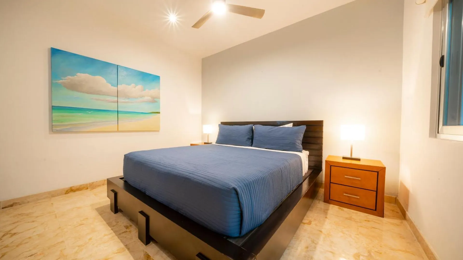 Modern 2 Bedroom Condo With Pool - Near To The Beach - Casa Del Mar 113 Playa del Carmen