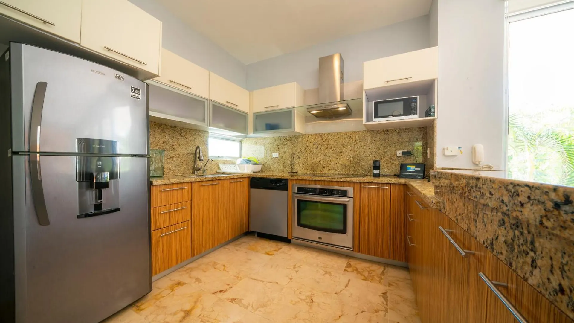 Modern 2 Bedroom Condo With Pool - Near To The Beach - Casa Del Mar 113 Playa del Carmen