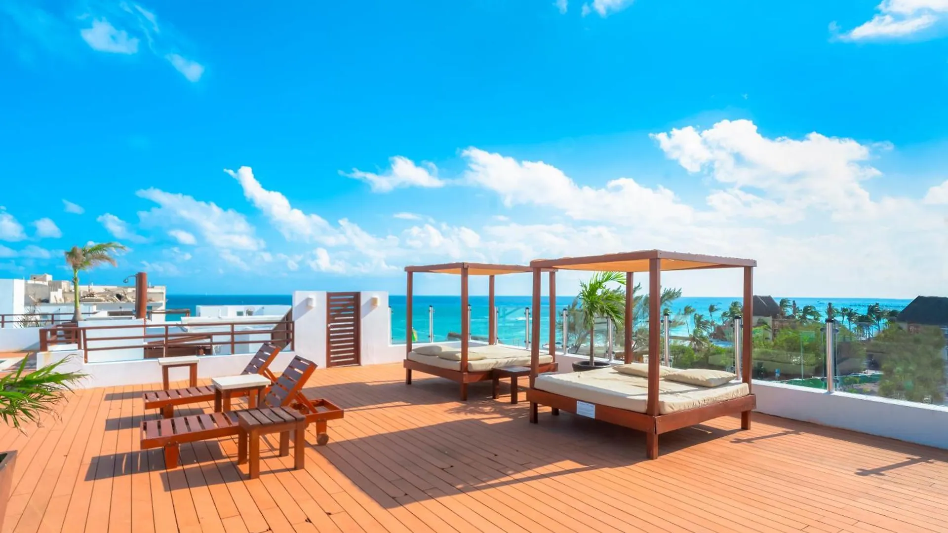 Modern 2 Bedroom Condo With Pool - Near To The Beach - Casa Del Mar 113 Playa del Carmen 0*,
