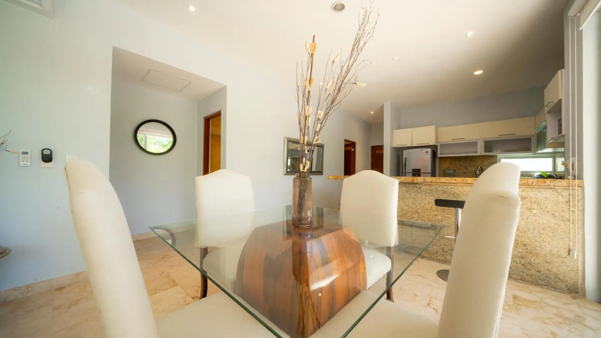 Modern 2 Bedroom Condo With Pool - Near To The Beach - Casa Del Mar 113 Playa del Carmen Holiday home
