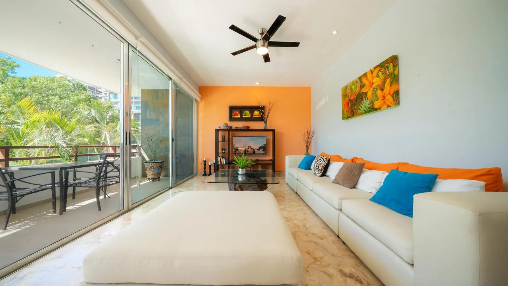 Modern 2 Bedroom Condo With Pool - Near To The Beach - Casa Del Mar 113 Playa del Carmen Mexico
