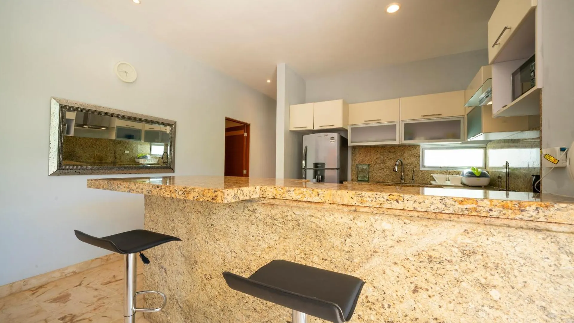 Modern 2 Bedroom Condo With Pool - Near To The Beach - Casa Del Mar 113 Playa del Carmen 0*,  Mexico