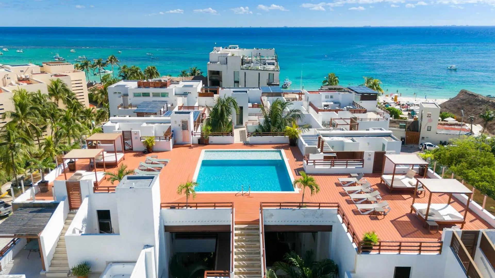 Modern 2 Bedroom Condo With Pool - Near To The Beach - Casa Del Mar 113 Playa del Carmen