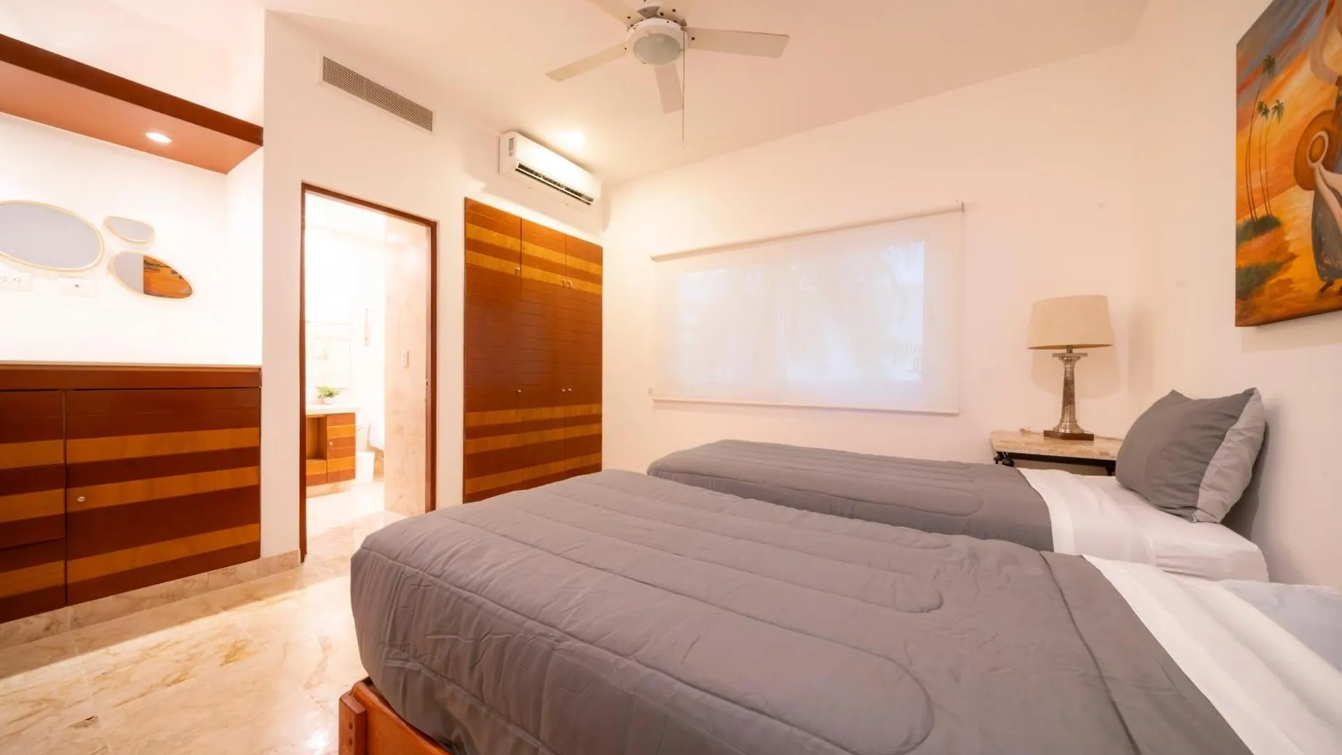 Holiday home Modern 2 Bedroom Condo With Pool - Near To The Beach - Casa Del Mar 113 Playa del Carmen